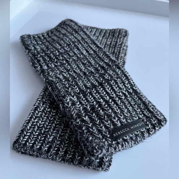 Women’s Rebecca Minkoff Marled 2 Beanie Hat and Arm Warmer 2pc Set Black Knitted - Picture 2 of 9